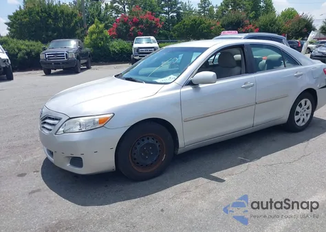 2011 Toyota Camry z USA, uszkodzony, nr VIN 4T1BF3EK7BU719840